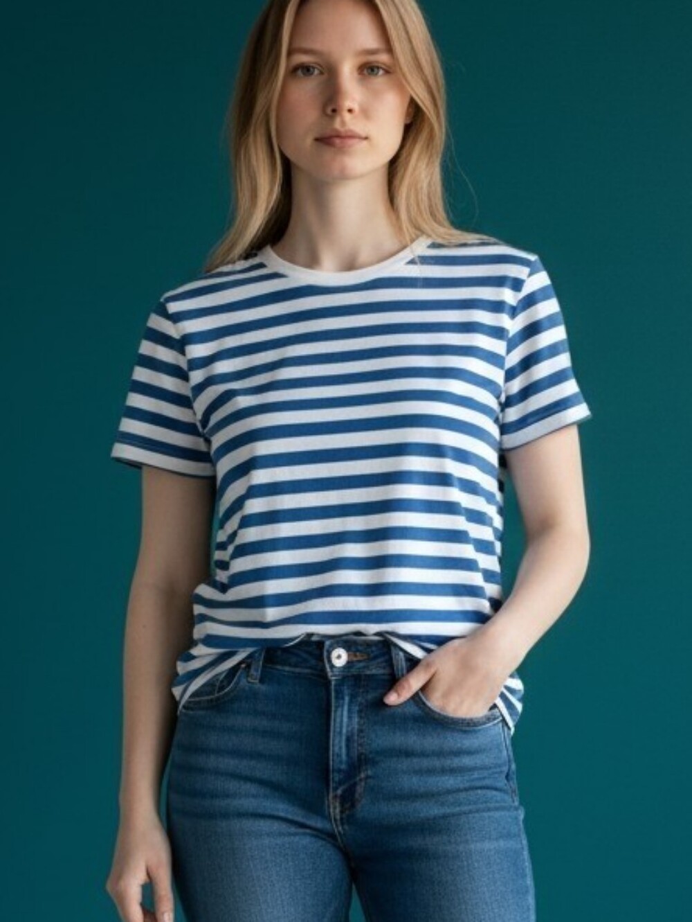 Amazon Essentials Blue White Striped T-Shirt Size Medium Short Sleeve Tee